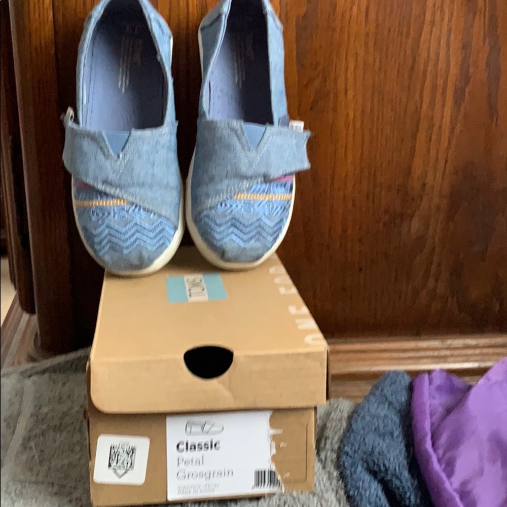 Toms